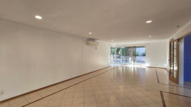 40 Saunders St, WA 6152