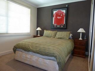 Bedroom 1 (2012-10-24)