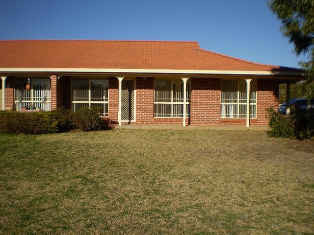 14B Lincoln Parkway, NSW 2830