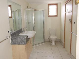 Bathroom (2009-08-30)