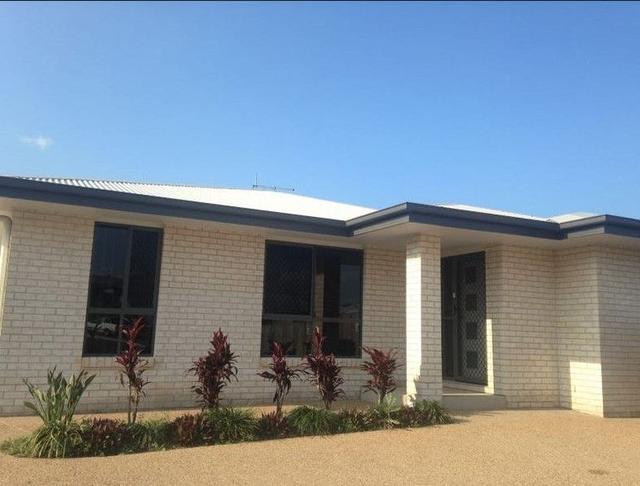 1/2 Wentworth Place, QLD 4680