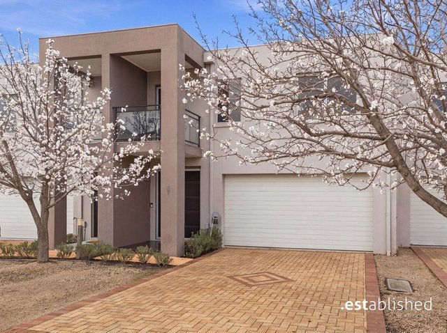 8/110 Sanctuary Lakes North Boulevard, VIC 3030