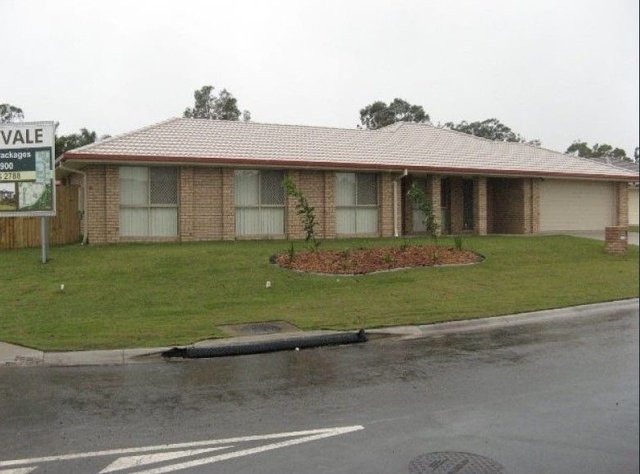 1 Van Beelen St, QLD 4510