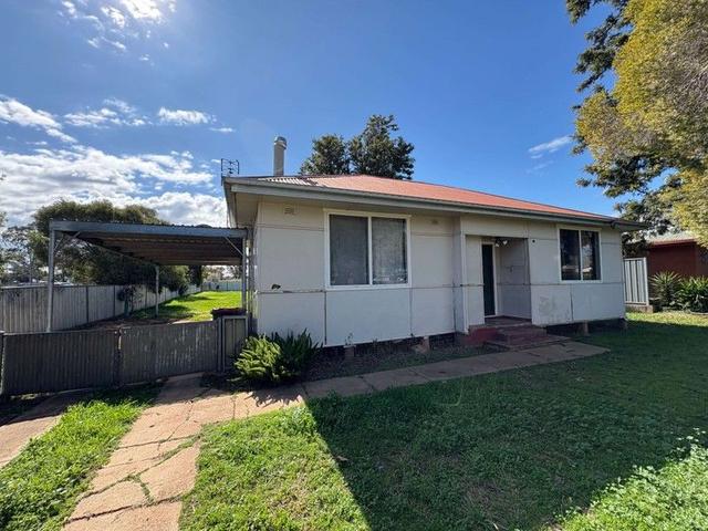 18 Warren Street, NSW 2825