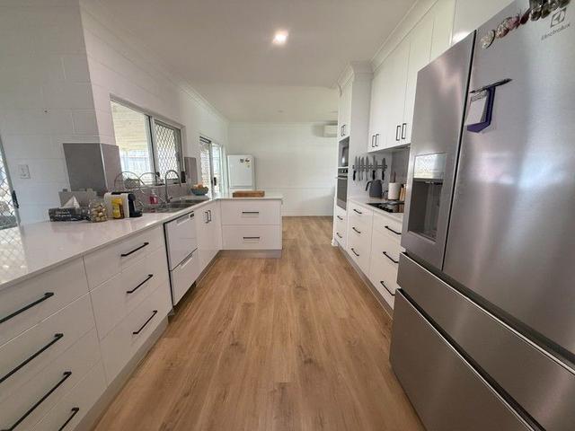 6 and 6A Corella Street, QLD 4870