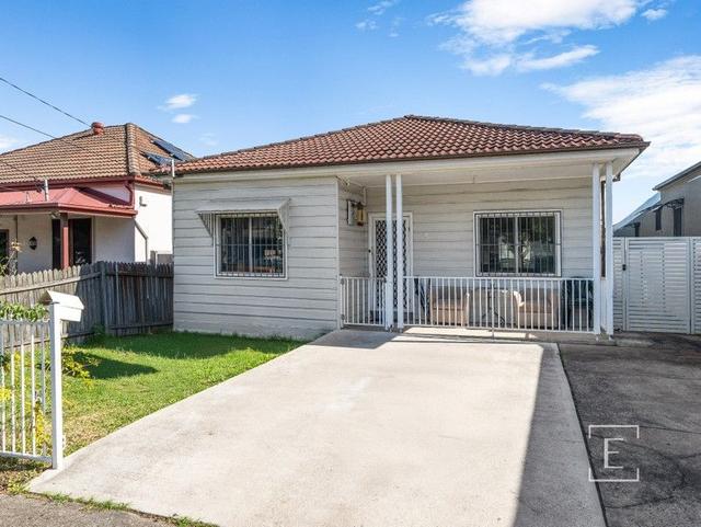 5 Flora Street, NSW 2196