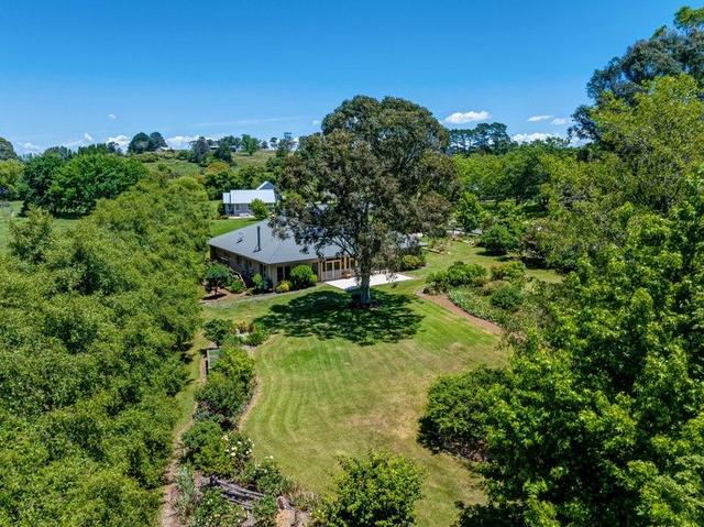 4 Hazelton Dr, NSW 2577