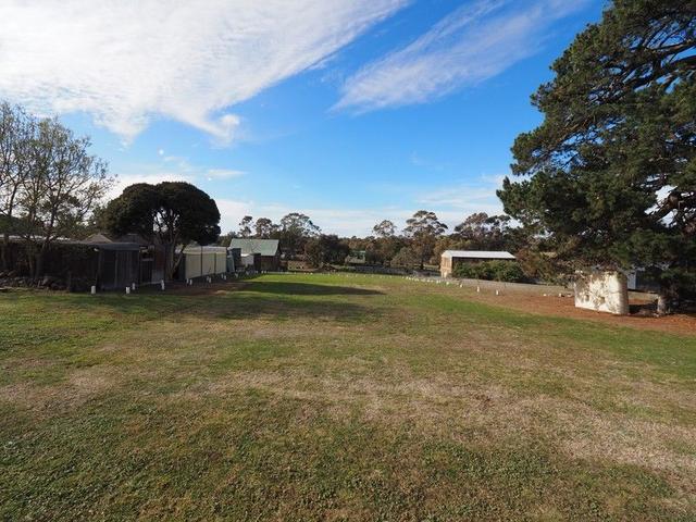 6 Angus Street, VIC 3361