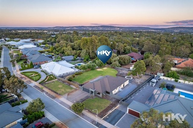 40 Tickner Parade, WA 6069