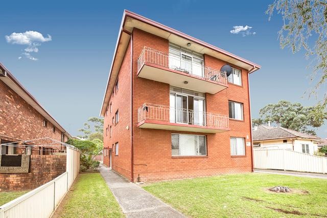 2/5 Ulverstone Street, NSW 2165