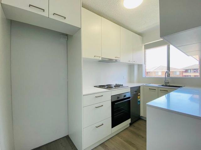 8/13 Thurlow Street, NSW 2210