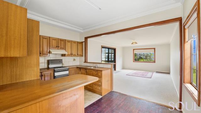 11 Knight Street, NSW 2680