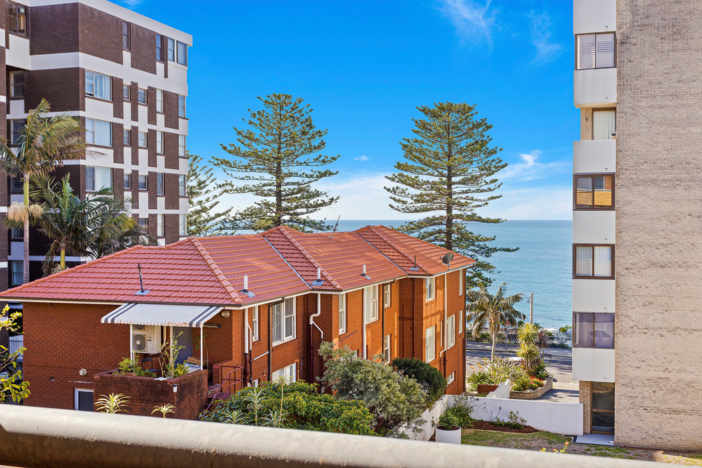 9/35 Corrimal Street, Wollongong NSW 2500 Address information Allhomes