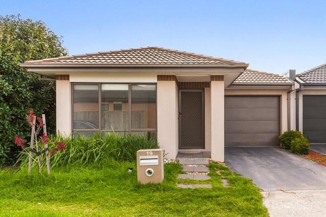 19 Medallion Ave, VIC 3753