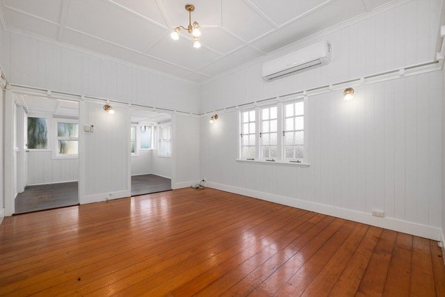55 Ross Street, QLD 4102