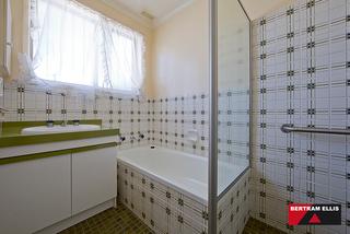 Bathroom (2013-04-12)
