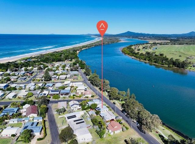 12 River Street, NSW 2454