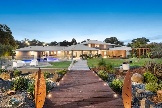 4 Grange Avenue, VIC 3090