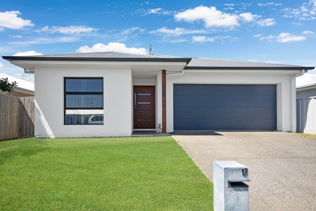 17 Hyperion Street, QLD 4505