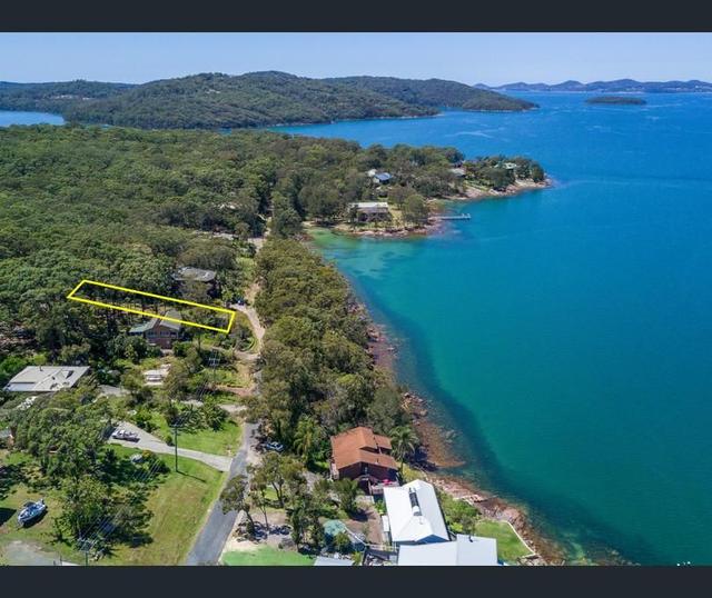 17 The Esplanade, NSW 2324