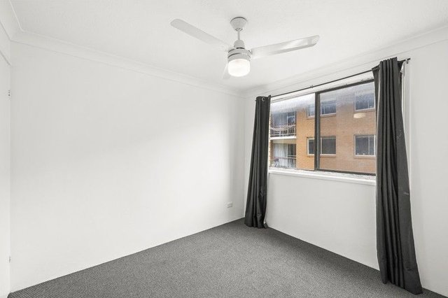 4/4 Allara Avenue, QLD 4221