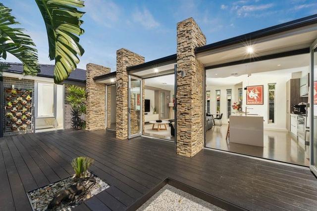 2/2 Hampstead Crescent, VIC 3150