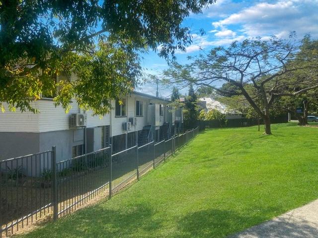 Unit 2/64 Clifton St, QLD 4105