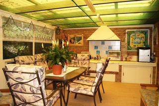 Outdoor entertaining area (2015-01-23)