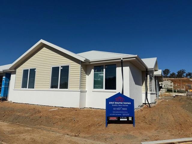 1 Macnamara Street, NSW 2650