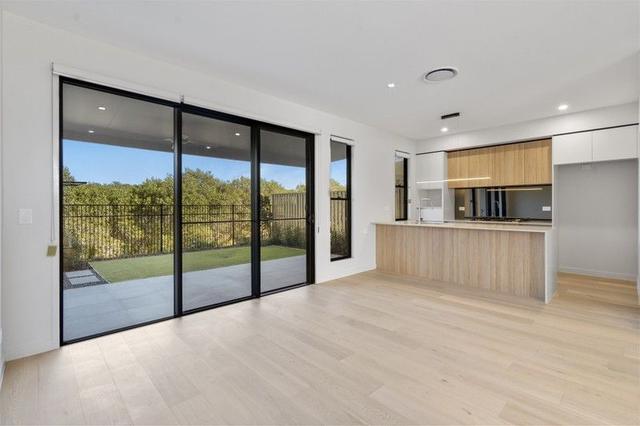 1 Lake Serenity Blvd, QLD 4212