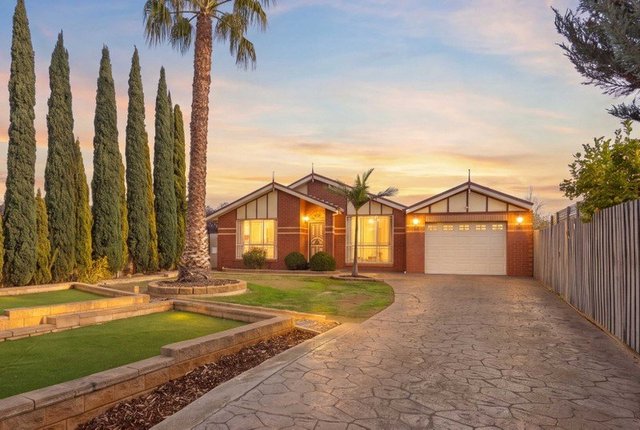 71 Truro Crescent, VIC 3038