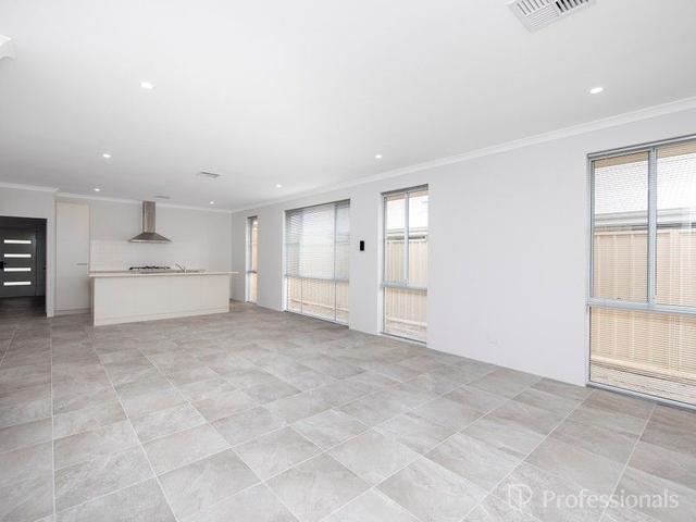 13 Barr Way, WA 6037