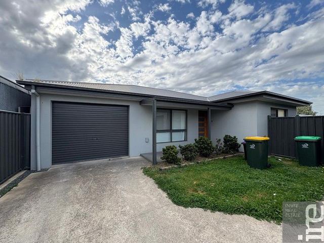 2/23 Irving Street, VIC 3677