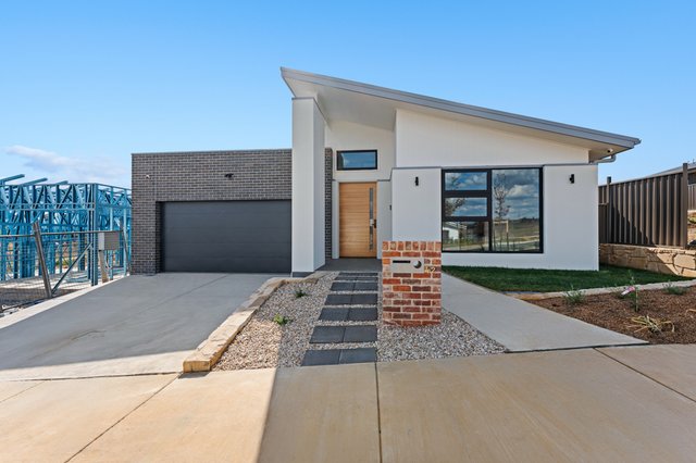 42 Eric Willmot Way, ACT 2615