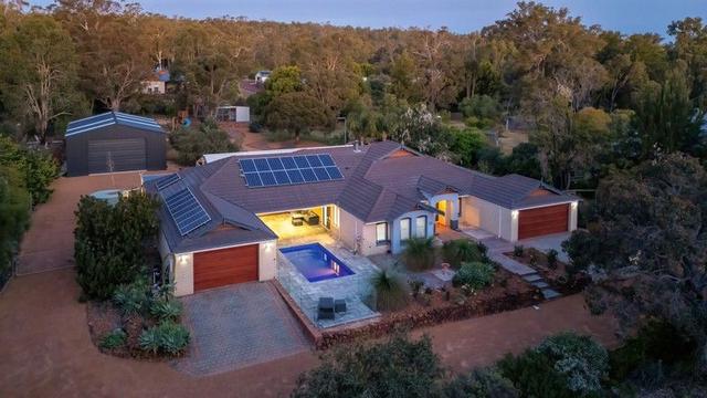 35 King Jarrah Circle, WA 6124