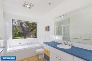 Bathroom (2013-04-11)