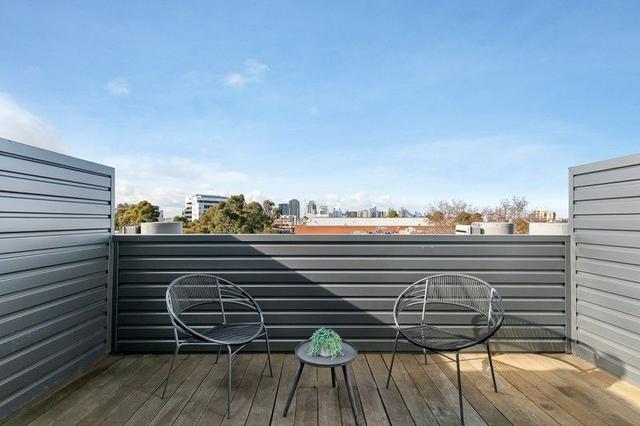 4 Greenham Place, VIC 3011