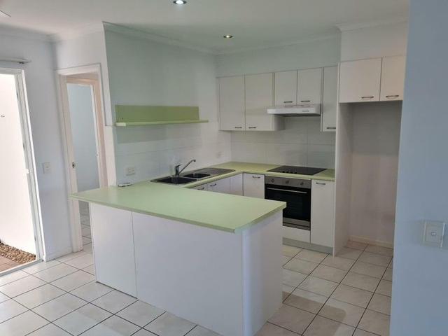 Unit 1/51 Southern Cross Pde, QLD 4567