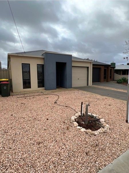 4 The Centre Way, VIC 3500