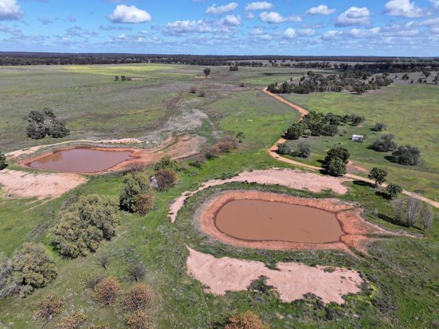 'April Hill' 27 Mulga Lane, NSW 2671