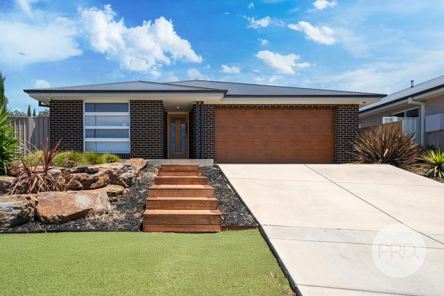 21 Hollows Crescent, NSW 2650