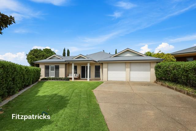 11 Monaro Court, NSW 2650