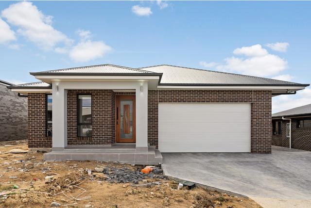 16 Frazer Simons Way, ACT 2913