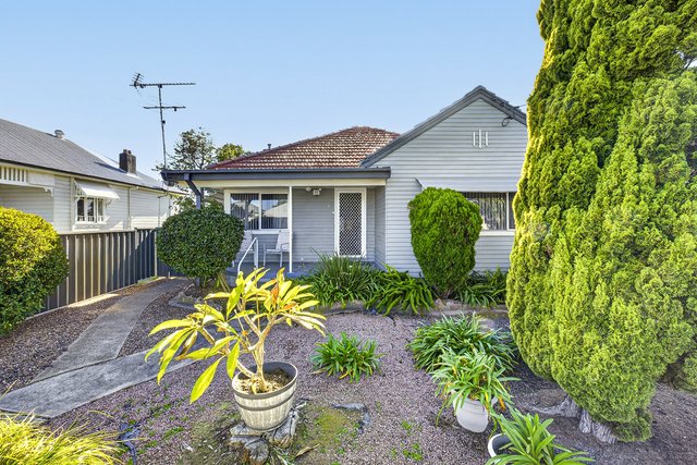 7 West Avenue, NSW 2325