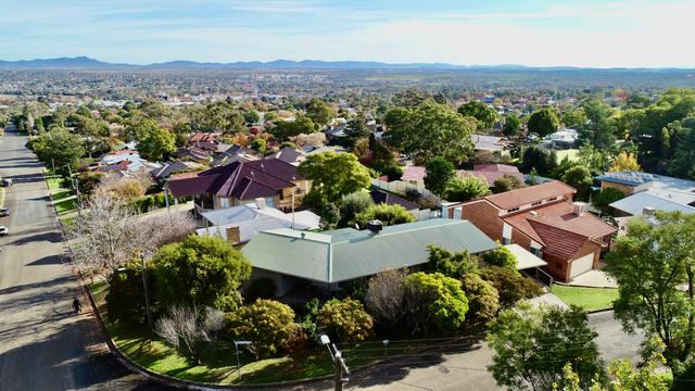 2 Bellevue Crescent, NSW 2340