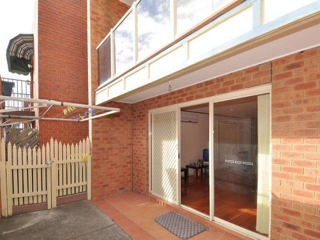 2/10 John Street, VIC 3021