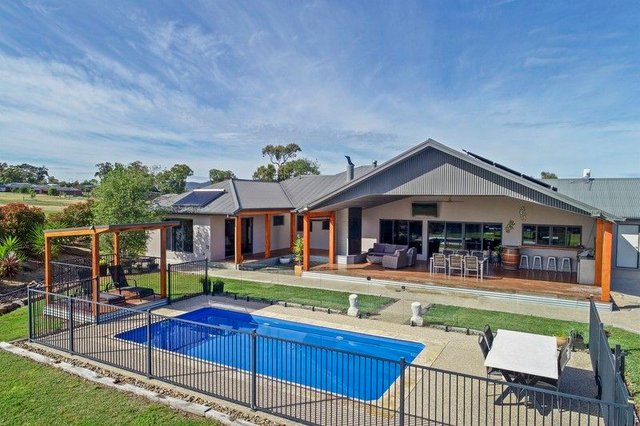 8 Kate Court, VIC 3722