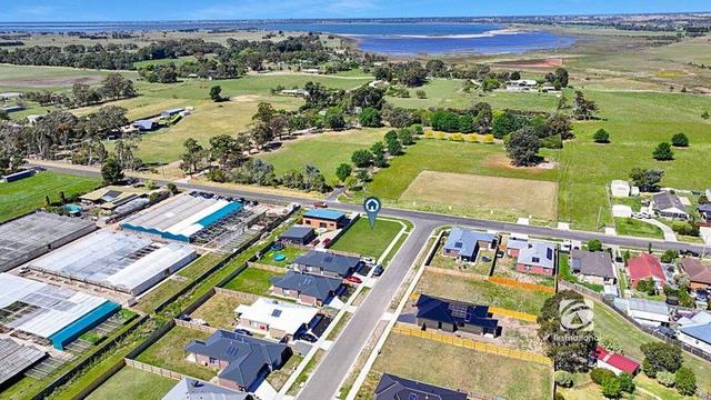 2 Nielsen Way, VIC 3875