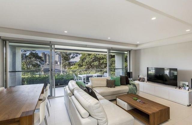 28 East Crescent Street, NSW 2060