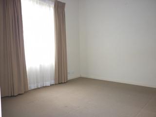 Bedroom 1 (2015-05-25)
